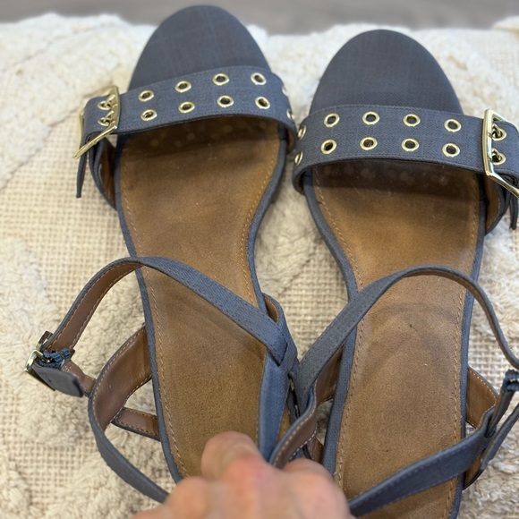 Beautiful gray Aerosols sandlas, size 8. Worn once! - Picture 4 of 5